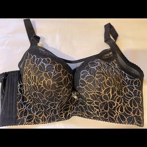 Beautiful mesh woman’s bra size 40/90 new without tag